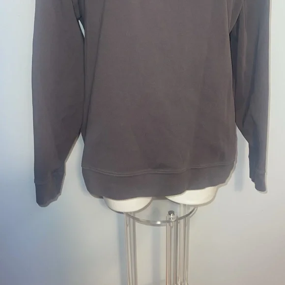 Vineyard Vines Men’s 1/4 zip pullover. Gray with black whale logo. Large - Picture 3 of 9